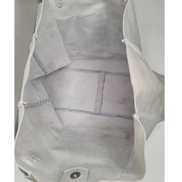 Vallimanca Tote handmade leather bag in light gray color - Picture 6 of 10